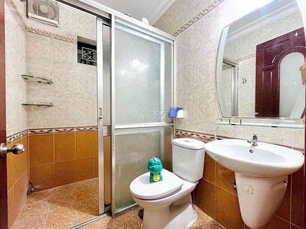 Cần sang Phòng Dịch vụ Mặt tiền đường số 3 Q6