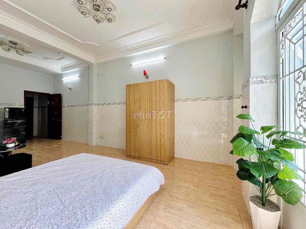 Cần sang Phòng Dịch vụ Mặt tiền đường số 3 Q6