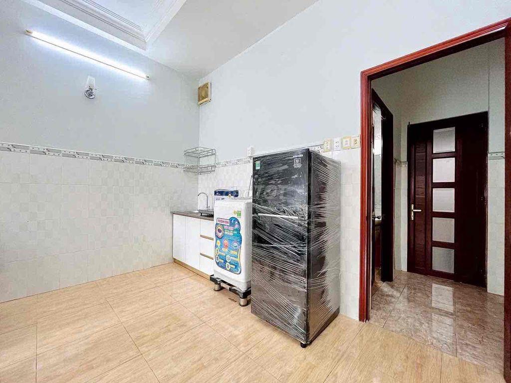 Cần sang Phòng Dịch vụ Mặt tiền đường số 3 Q6