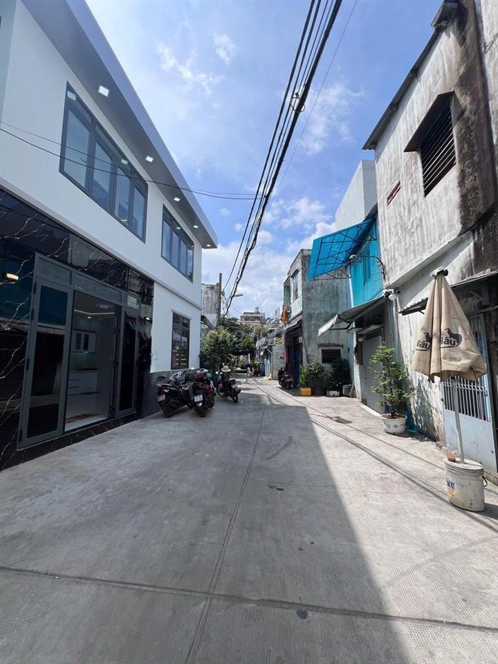 NHÀ MỚI 100% Ô TÔ TỚI CỬA NÉ NHAU ĐƯỜNG PHẠM PHÚ THỨ Q6