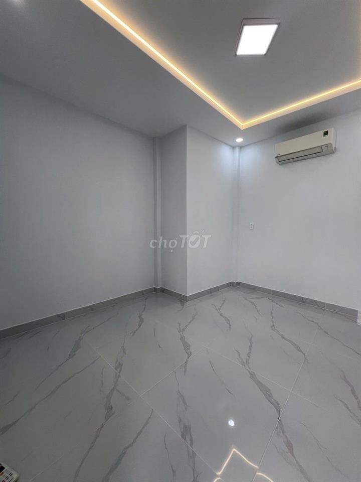 NHÀ MỚI 100% Ô TÔ TỚI CỬA NÉ NHAU ĐƯỜNG PHẠM PHÚ THỨ Q6