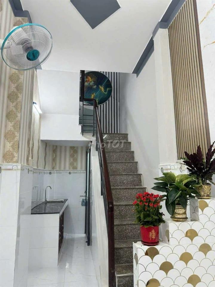 BÁN NHÀ TRUNG TÂM. QUẬN. 11