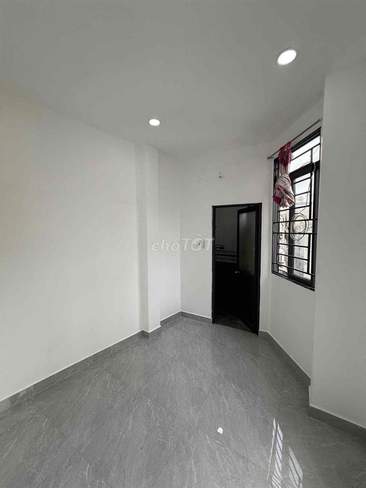 Hẻm 48 Hoàng Lê Kha, Q6 Giá chỉ 3T190