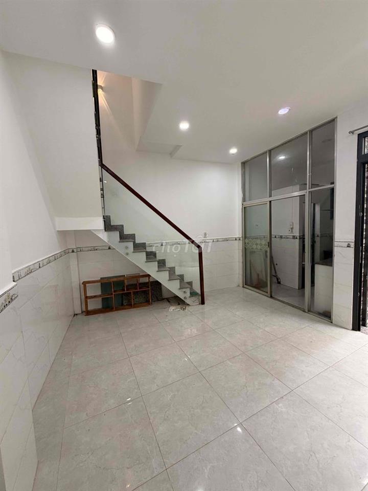 Hẻm 48 Hoàng Lê Kha, Q6 Giá chỉ 3T190