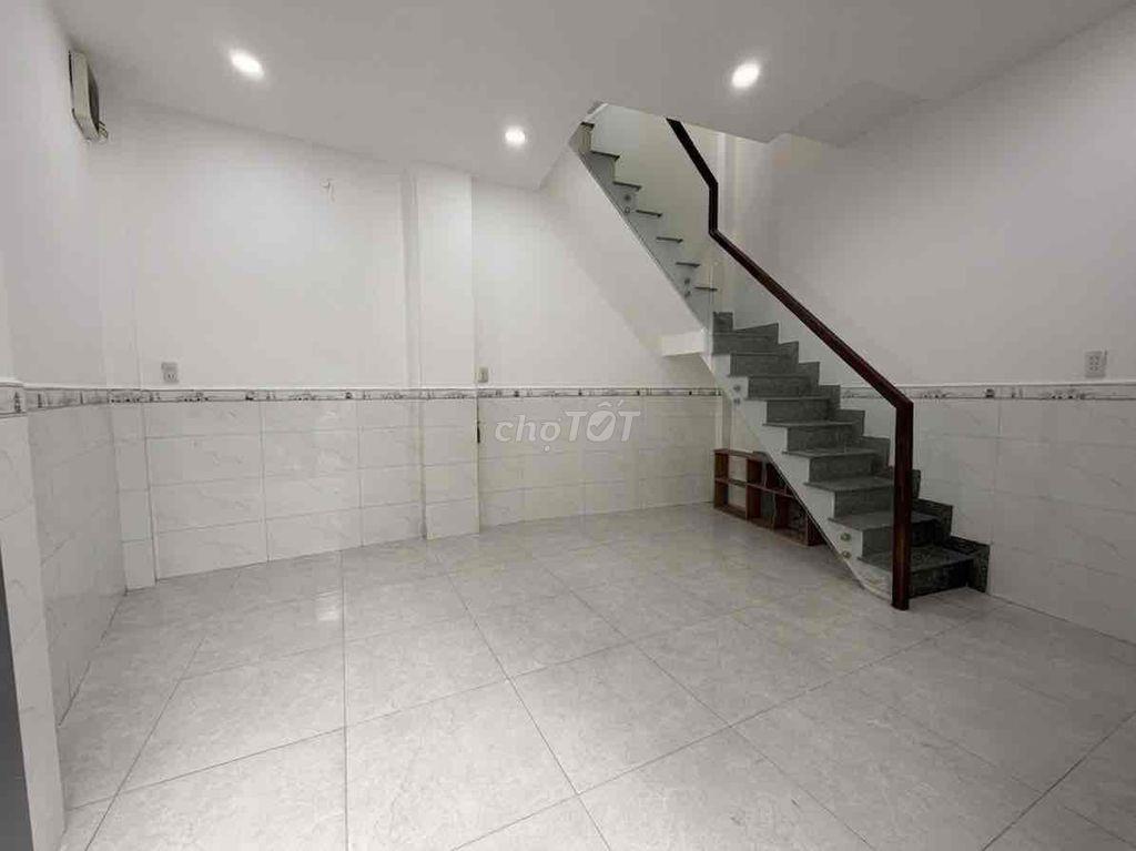 Hẻm 48 Hoàng Lê Kha, Q6 Giá chỉ 3T190