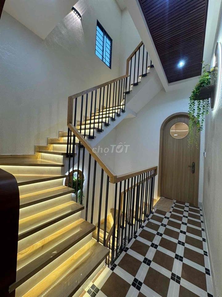 CẦN BẤN GẤP NHÀ ĐẸP  NGAY CƯ XÁ PHÚ LÂM A