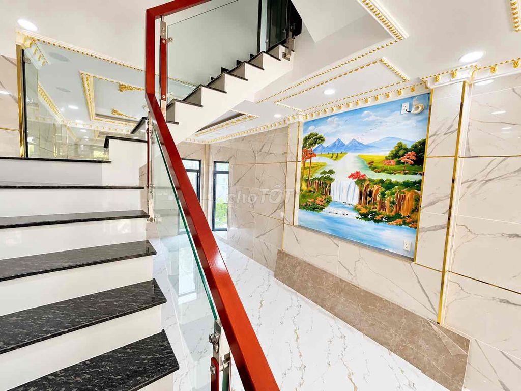 Bán gấp nhà 52m2 ngay trung tâm bình phú hẻm xe tải thông