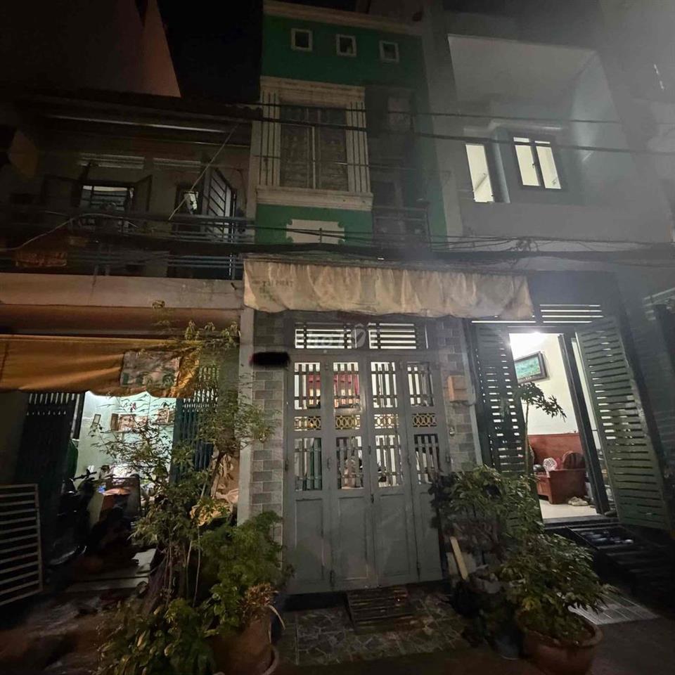chính chủ cần bán nhà quận 6