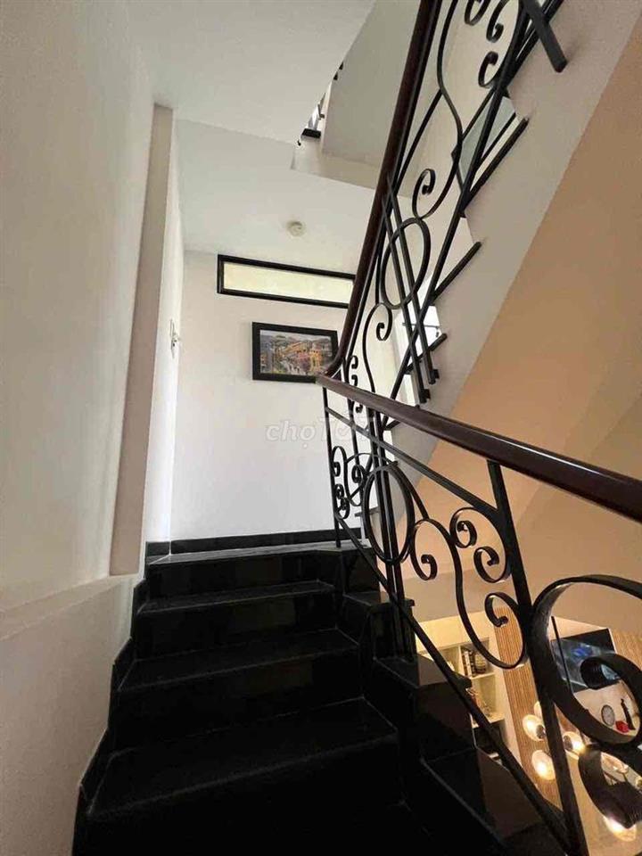 BÁN NHÀ CAO THẮNG QUẬN 10 - NGANG 5,3M - HẺM XE HƠI
