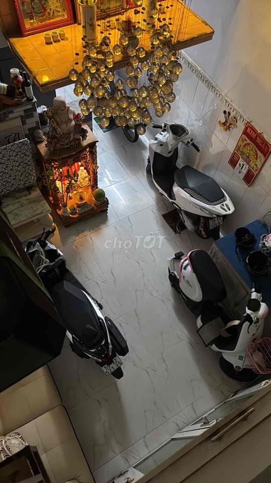 cần bán nhà hẻm q6