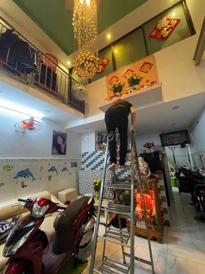 cần bán nhà hẻm q6