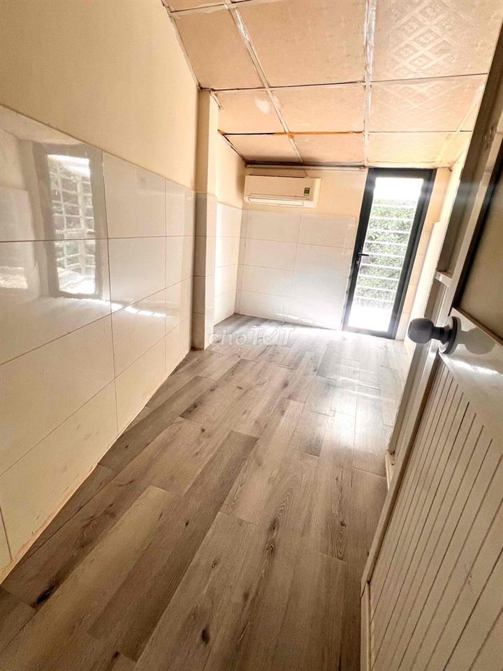 Bán nhà gần mặt tiền gần chợ Phú Lâm có thương lượng