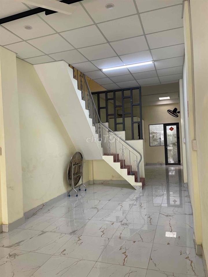 nhà vuông vức Q6 .