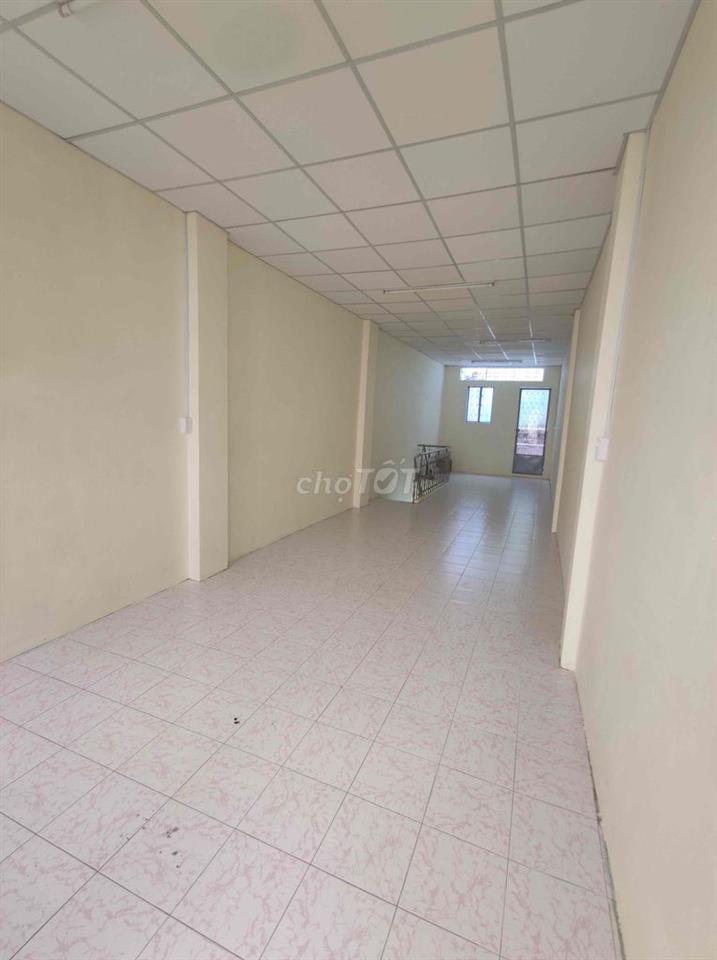 nhà vuông vức Q6 .