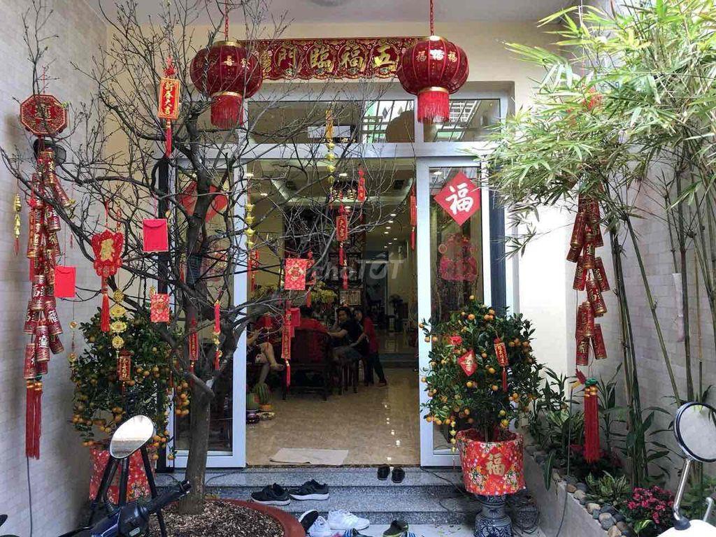 🏡 Bán nhà lầu đúc kiên cố đường Bình Phú. Quận 6. 👉 Diện tích : 4.5 x