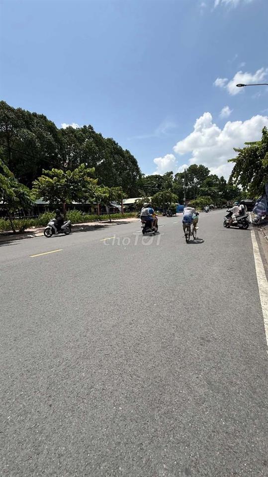 Cần bán nhà khu dân cư Bình Phú