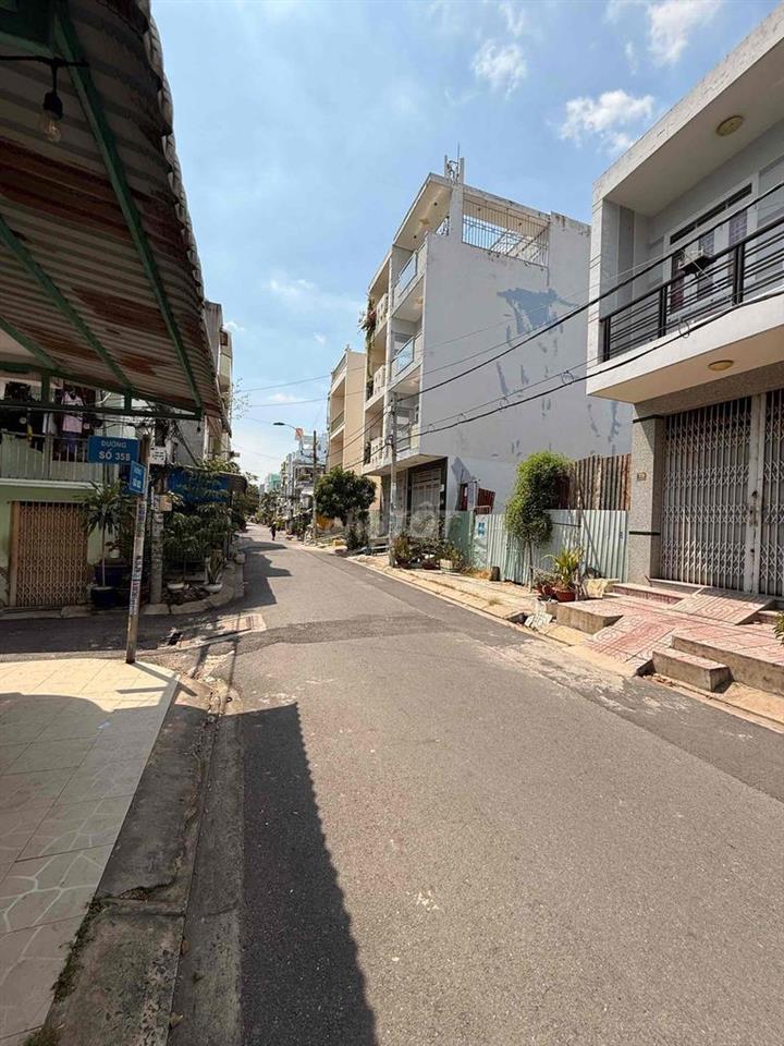Nhà Quận 6 chính chủ gần Võ Văn Kiệt, gần chợ, trường học, công viên