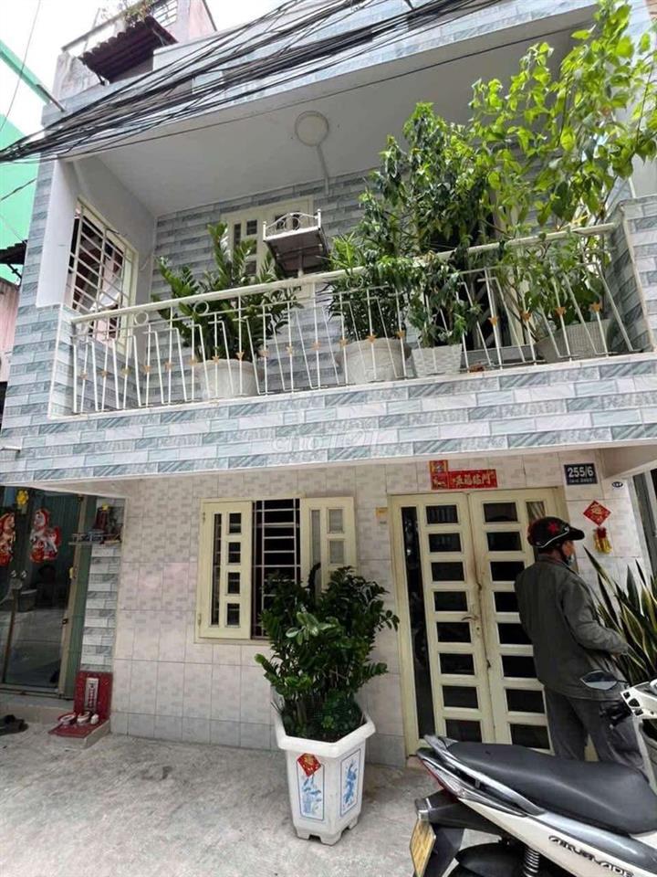 Bán gấp nhà ở quận 6