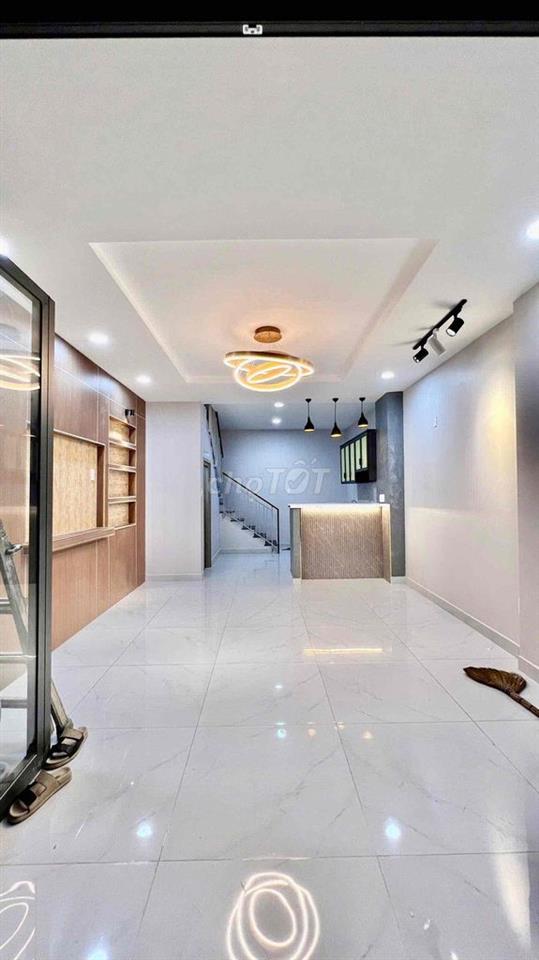 nhà hẻm xe hơi đổ cửa q6 2pn