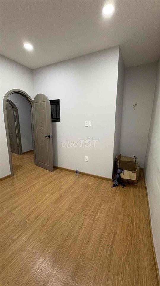 nhà hẻm xe hơi đổ cửa q6 2pn