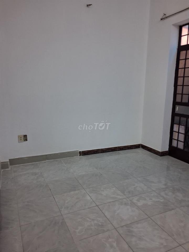 Trương quốc dung.dt 4m×15m,nhà trệt,có sân.