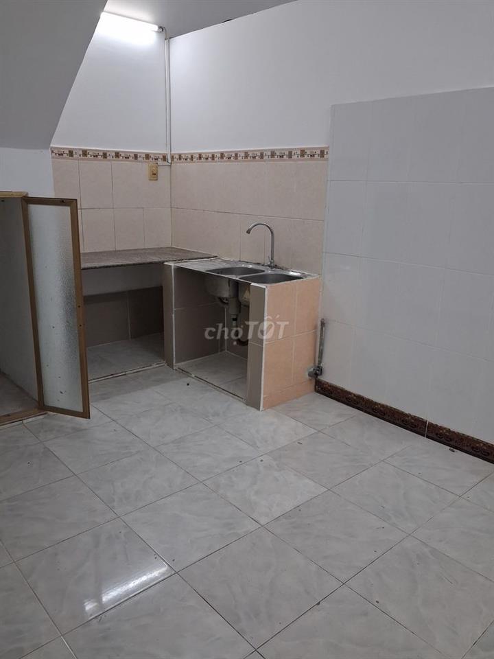 Trương quốc dung.dt 4m×15m,nhà trệt,có sân.