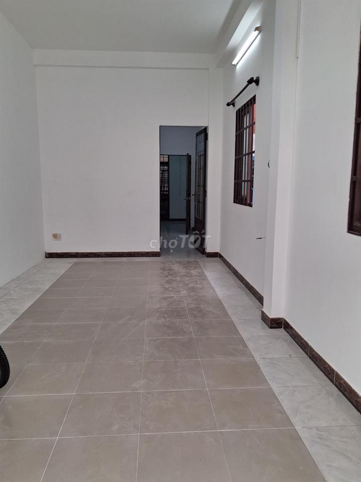 Trương quốc dung.dt 4m×15m,nhà trệt,có sân.