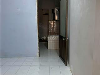 Nhà chung cư 601 cmt8,lầu 1.dt 50m2.điện nước chính.