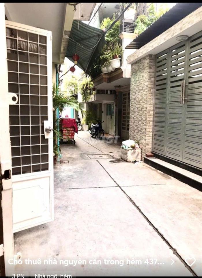 Cách mạng tháng 8,dt 1 trệt,1 lầu,3 phòng.chủ nhà.