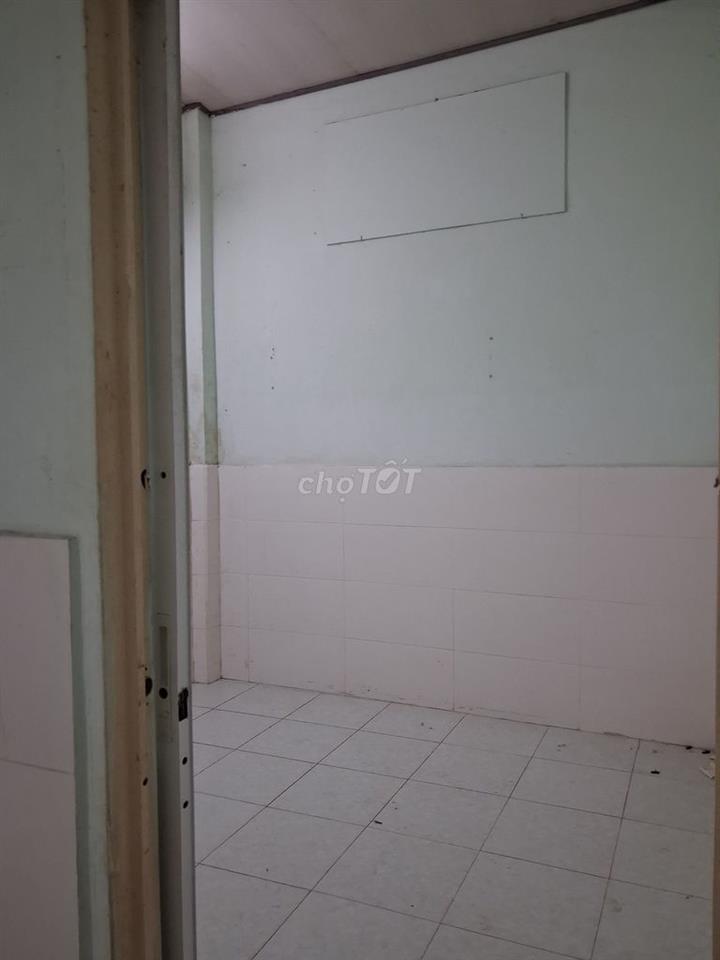 Cách mạng thág 8,dt 3,5m×16m,1 gác,3phòng.