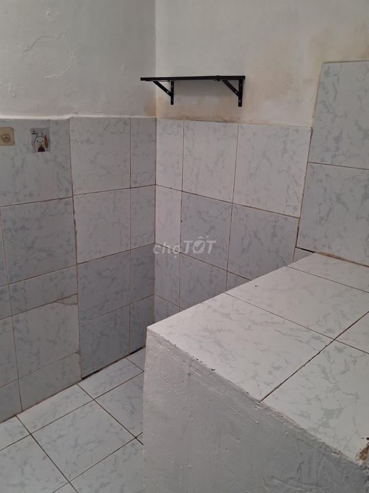 Nhà trần quang diệu,có 1 trệt,1 lầu,máy lạnh.