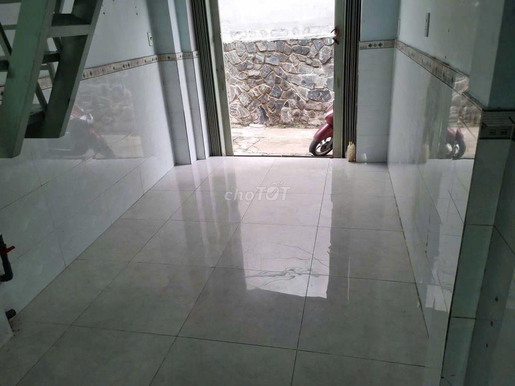 Nhà Âu Cơ,1 trệt,1 lầu,mới.