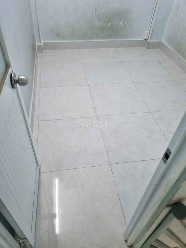 Nhà Âu Cơ,1 trệt,1 lầu,mới.