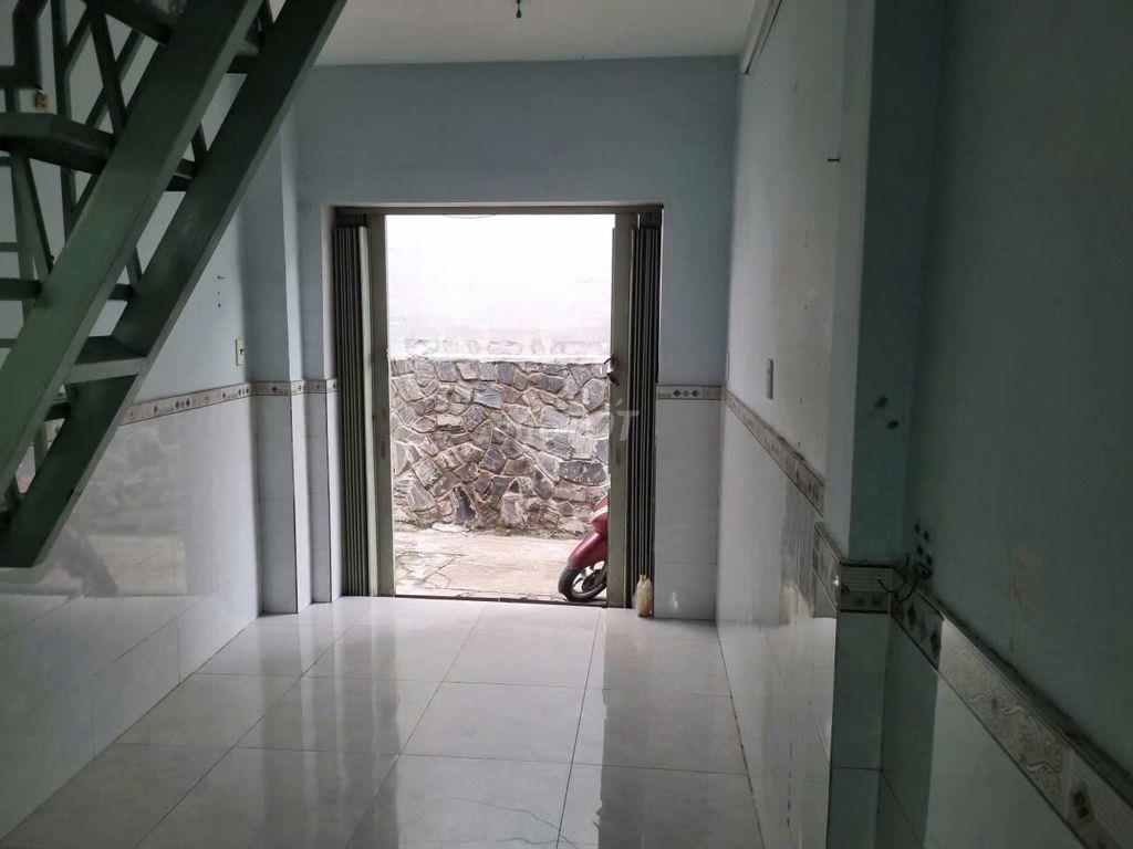 Nhà Âu Cơ,1 trệt,1 lầu,mới.