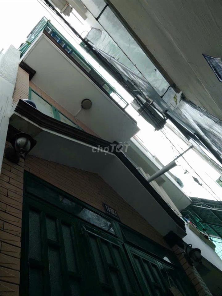 Nhà Bành văn trân,có 1 trệt,2 lầu,2wc.