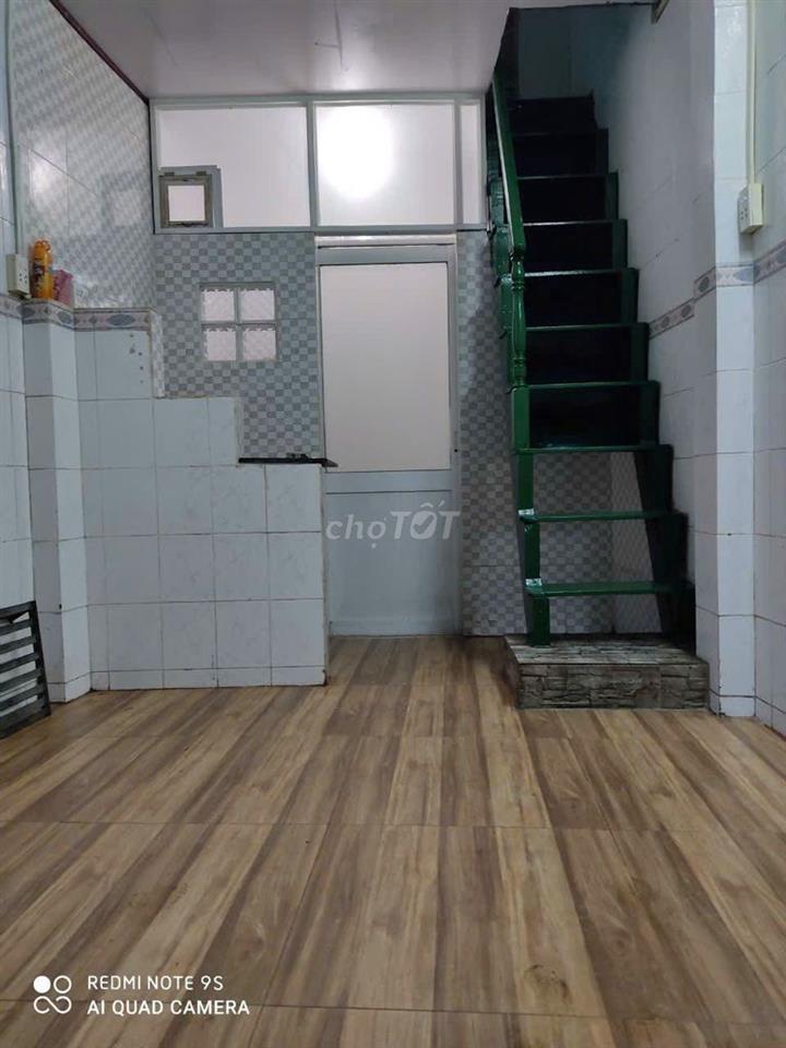 Nhà Bành văn trân,có 1 trệt,2 lầu,2wc.