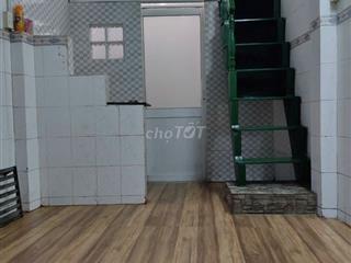Nhà Bành văn trân,có 1 trệt,2 lầu,2wc.