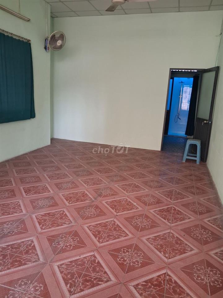 Nhà lê văn sỷ,4m×11m,2 lầu,gần mặt tiền.