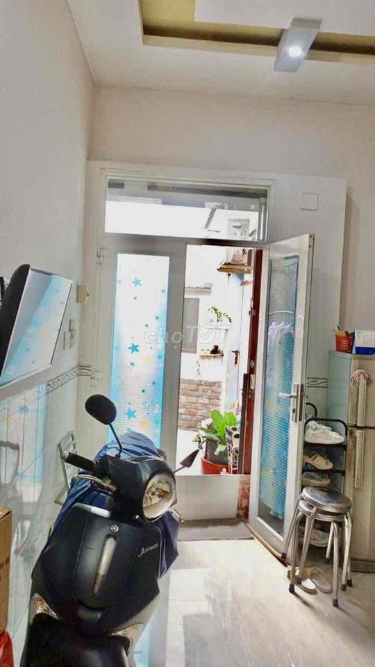 Nhà mới chưa ở , giá rẻ Q6