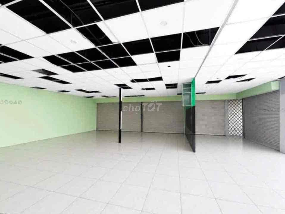 Cho thuê mặt bằng 2 mặt tiền Nguyễn Ái Quốc, 240m²