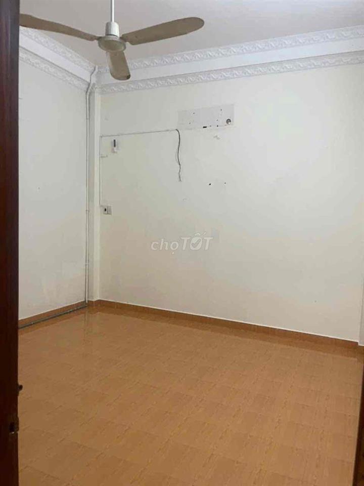 Cho thuê nhà đường xe tải, Ngay metro Binh Phú q6.