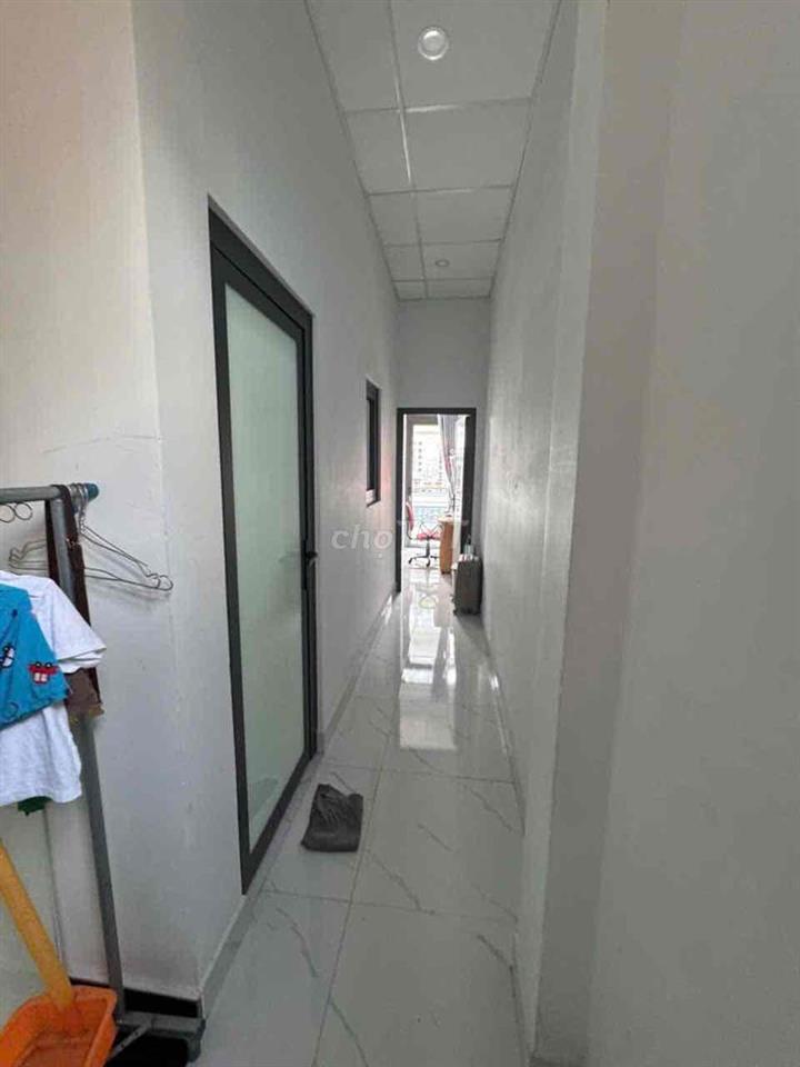 Nhà đường xe tải thông, Khu Dân Cû Lý Chieu Hoàng.