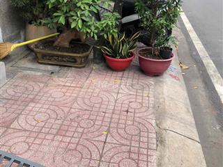 Nhà đường xe tải thông, Khu Dân Cû Lý Chieu Hoàng.