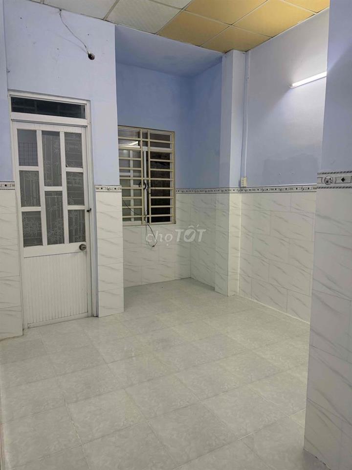Thuê nhà nguyên căn gần chợ ở đường Văn Thân