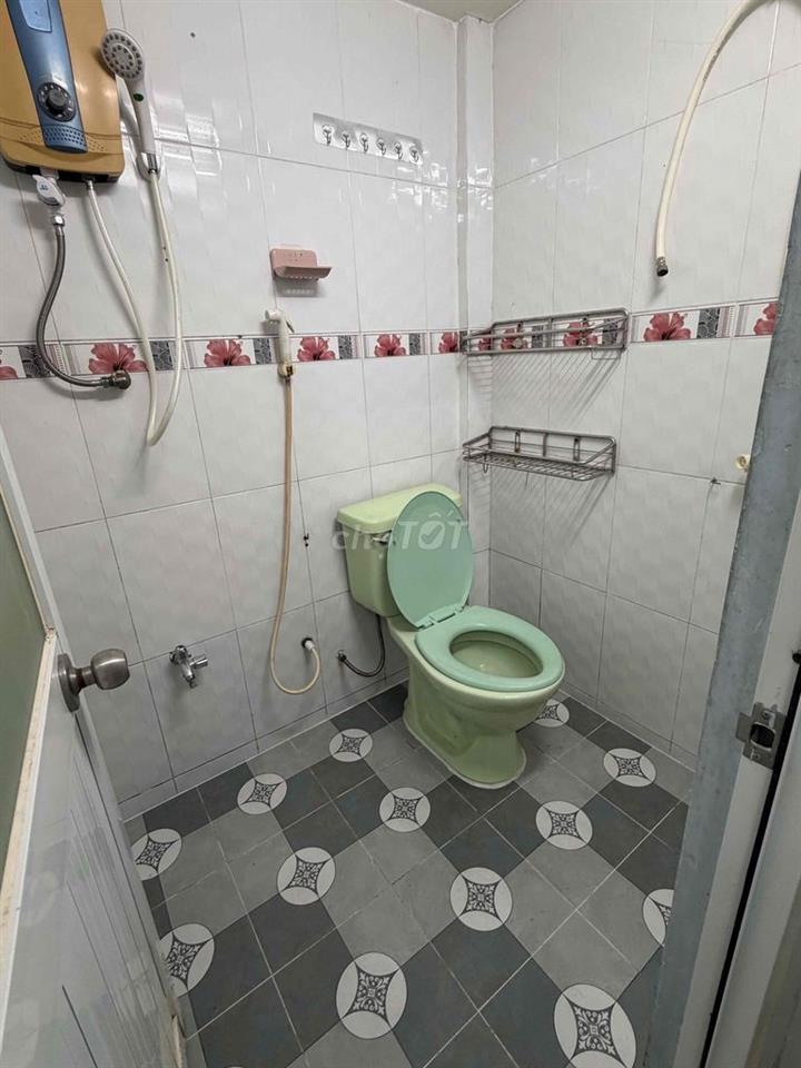 Thuê nhà nguyên căn gần chợ ở đường Văn Thân