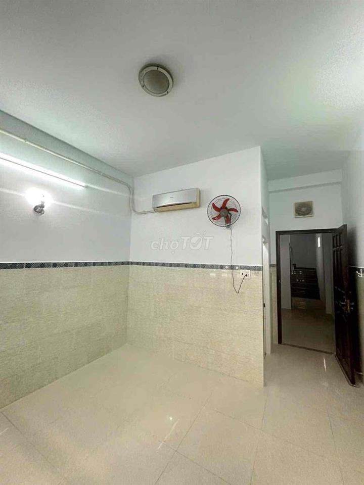 4 PHÒNG HẺM XE HƠI HẬU GIANG