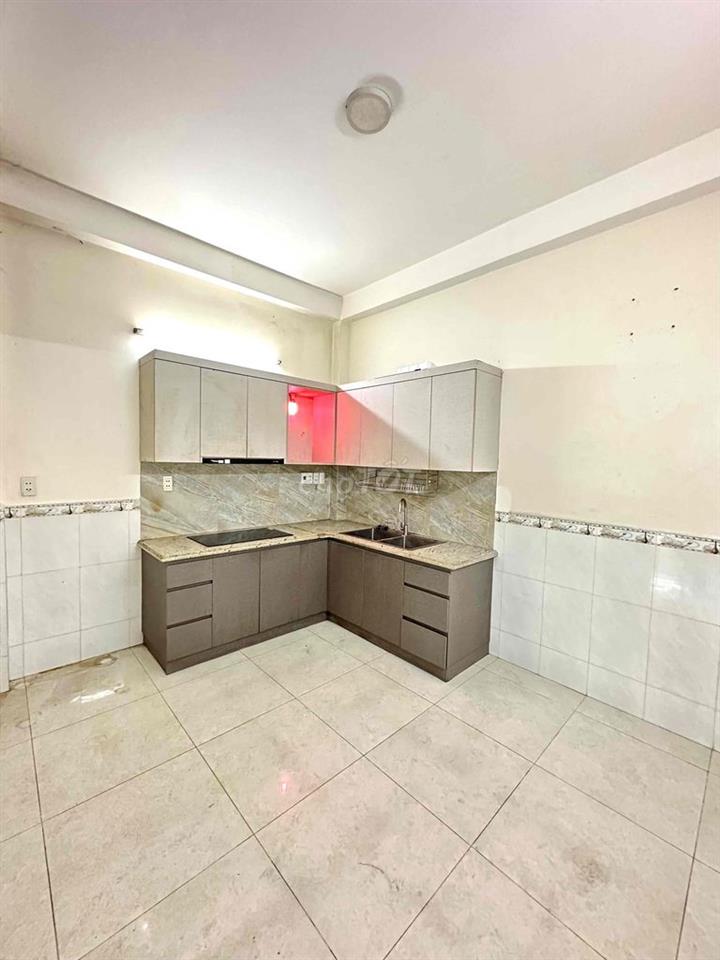 3 PHÒNG ĐƯỜNG XE HƠI KHU BÌNH PHÚ