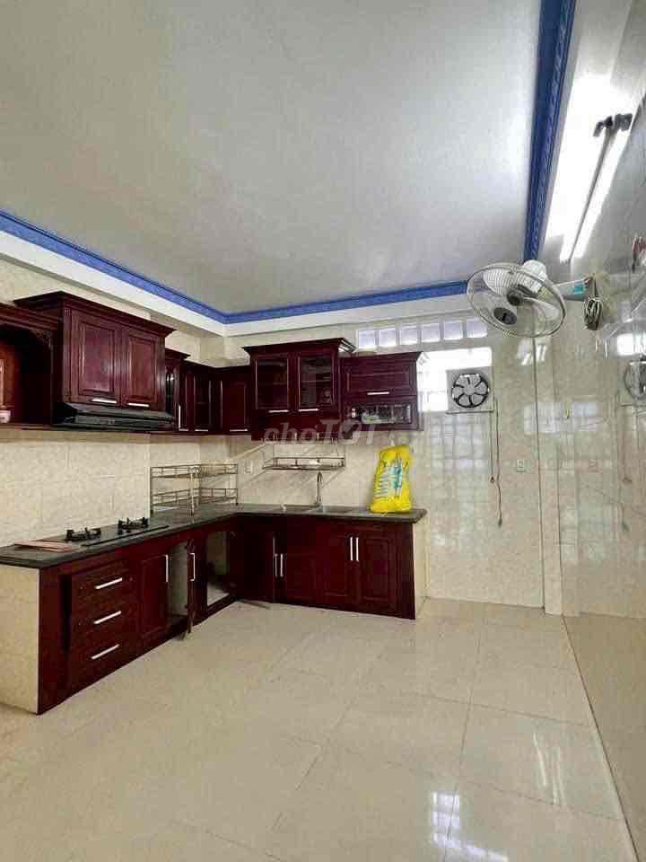 5 PHÒNG MẶT TIỀN KINH DOANH PHẠM VĂN CHÍ