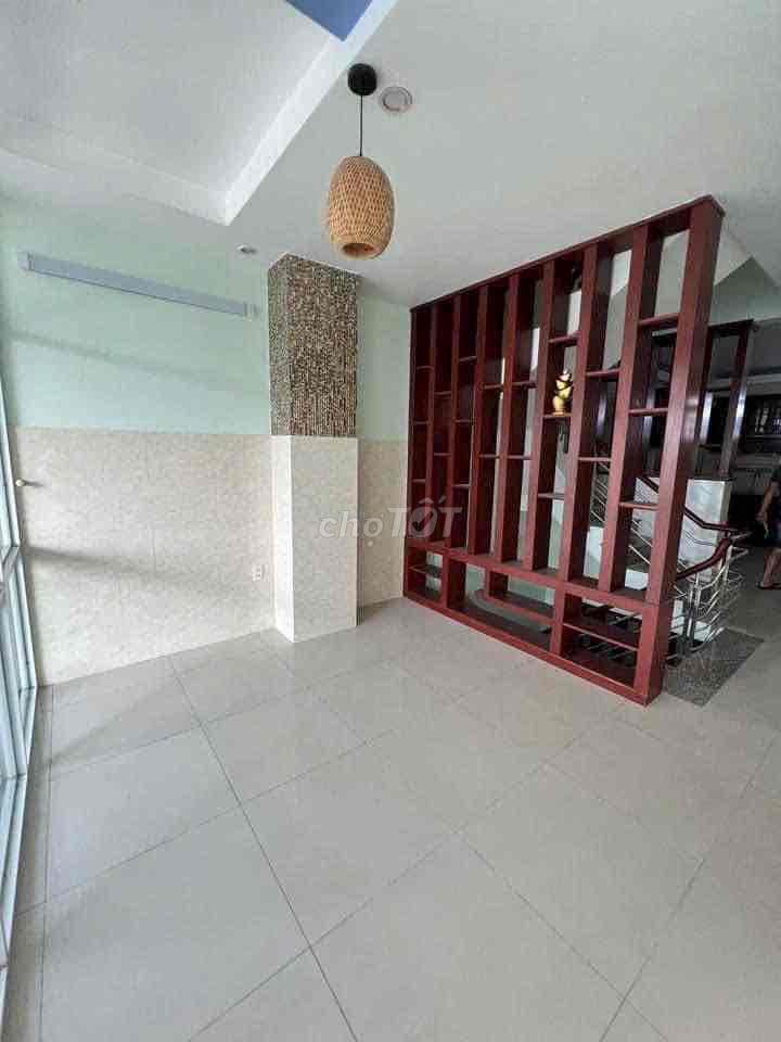 5 PHÒNG MẶT TIỀN KINH DOANH PHẠM VĂN CHÍ