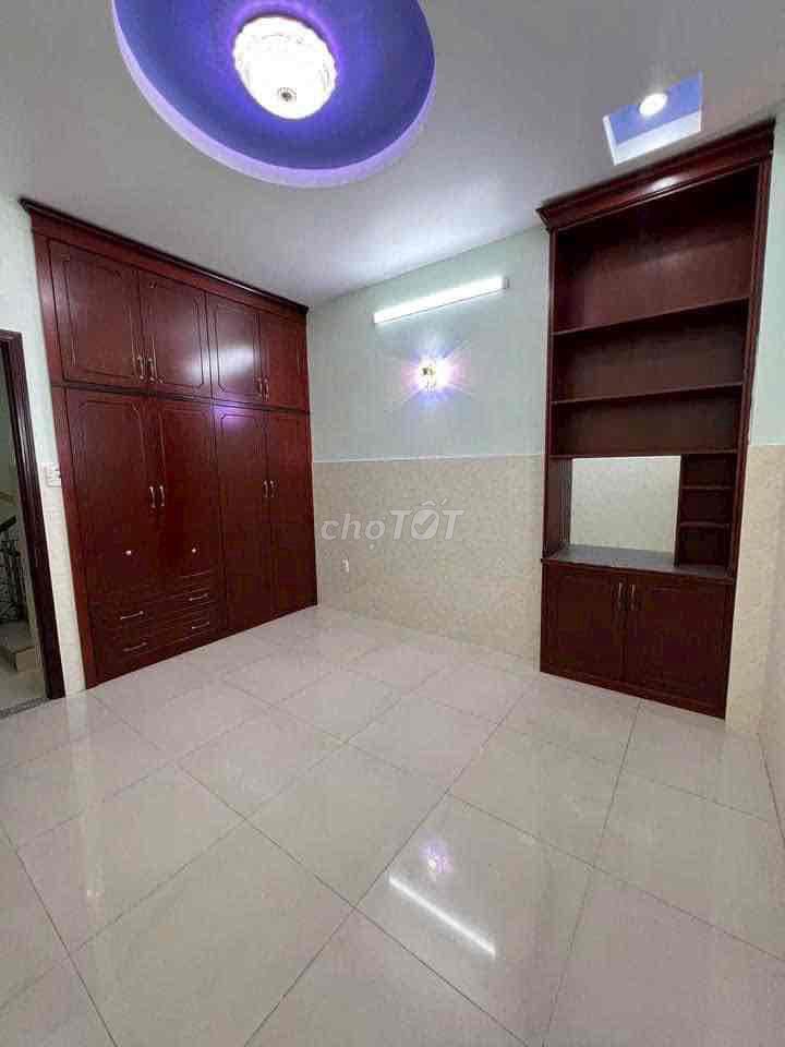5 PHÒNG MẶT TIỀN KINH DOANH PHẠM VĂN CHÍ